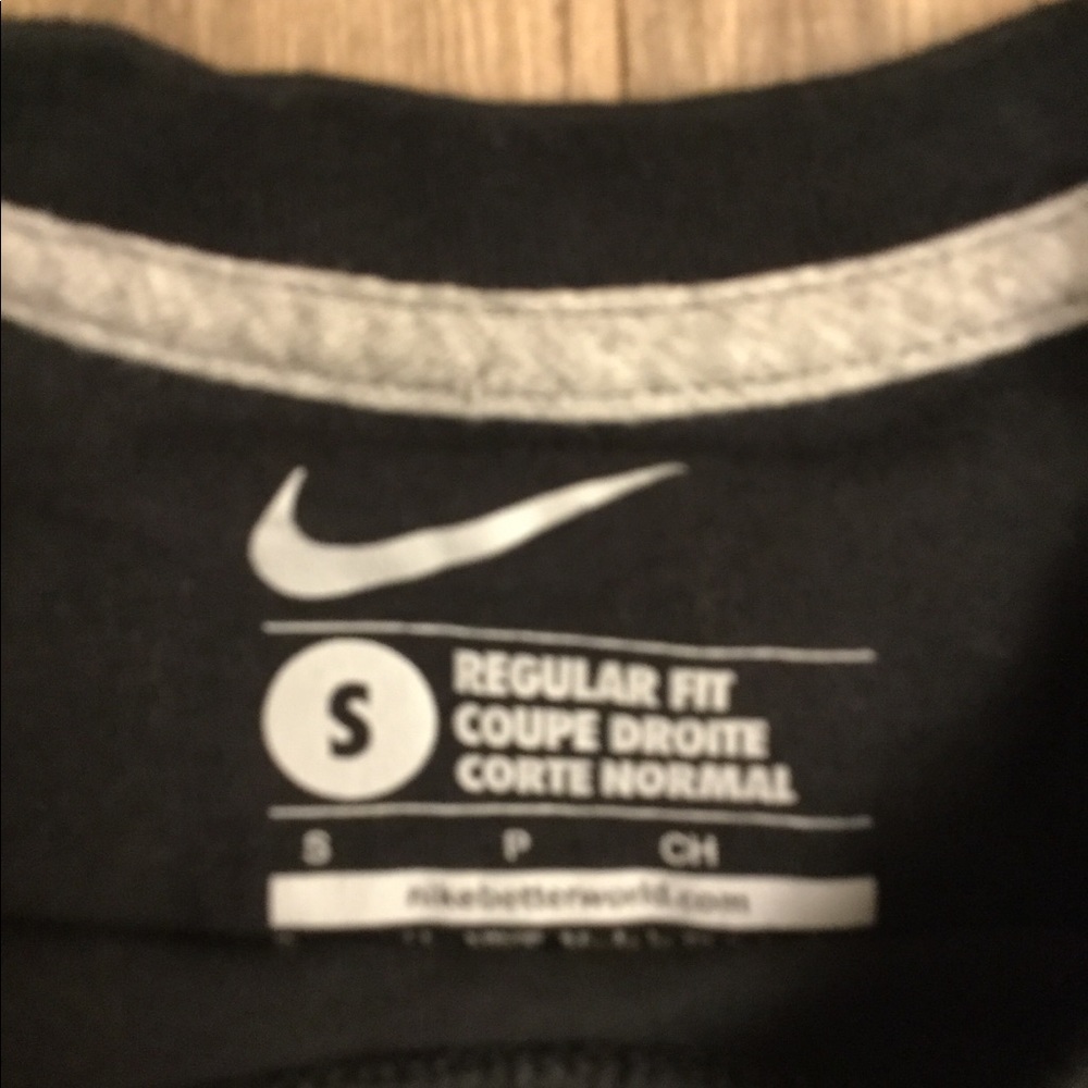 Nike - Picture 3 of 3